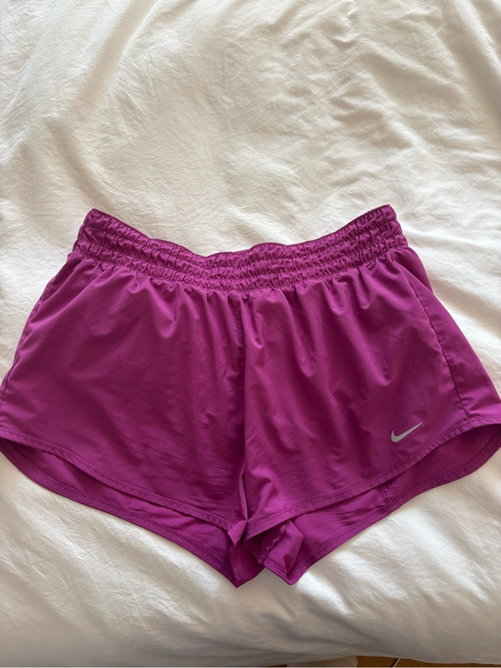 Nike - Picture 2 of 4